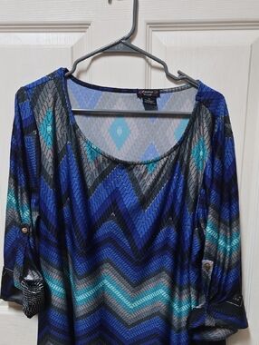 Cocomo Blue Teal Chevron Scoop Neck Blouse